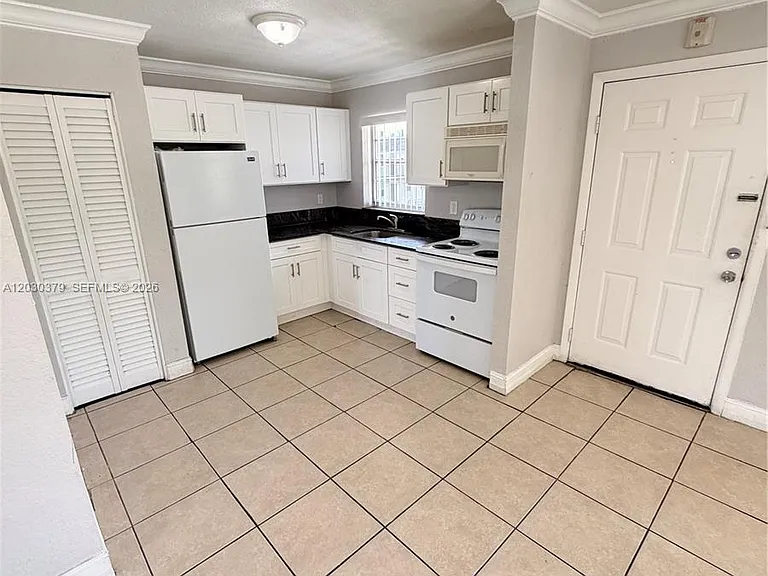 412 Lakeside Dr #223 — Photo 7