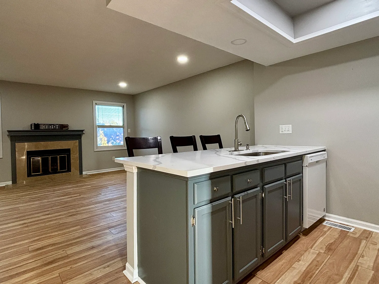 6086 Southbay Dr — Photo 4