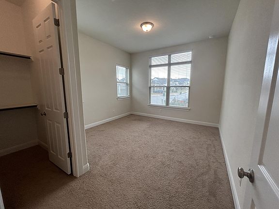 3rd image of 3005 Zelma Dr