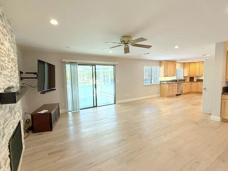 1040 Hill Meadow Pl — Photo 11