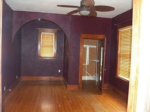 5th image of 39 Burlington Ave