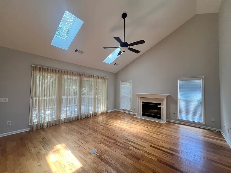 365 Tumbling Creek Dr — Photo 7