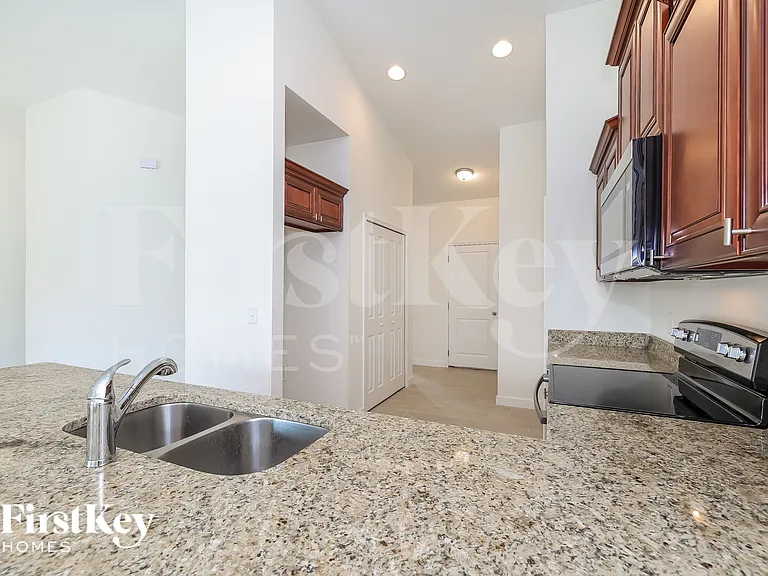 535 Cardinal Way — Photo 7