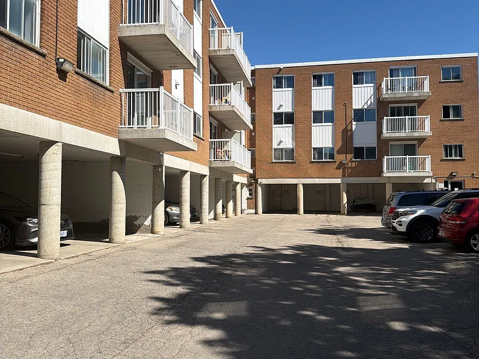 350 Regina St N #G10