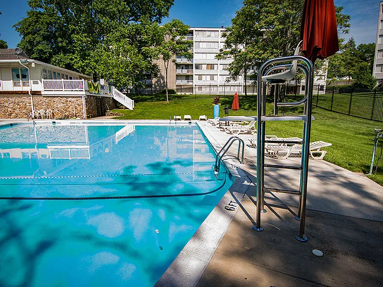Heritage Park Apartments Pool 9