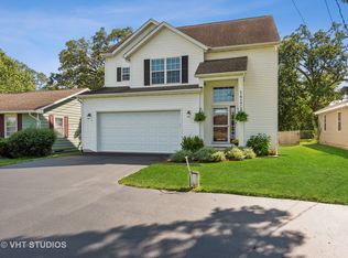 1417 Main Street Rd, Spring Grove, IL 60081