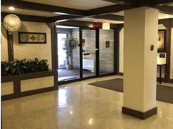 5th image of 2 Elmwood Park Dr APT 419