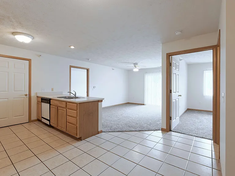 Park Ridge Apartments — Photo 41