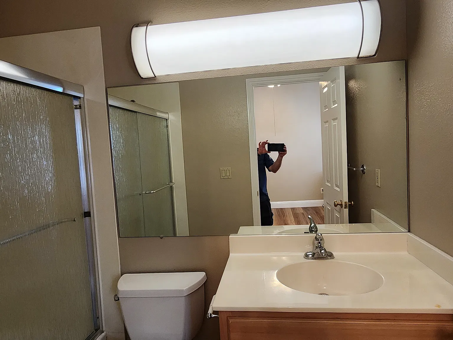1 bed, 250 sqft, $1,300 — Photo 4
