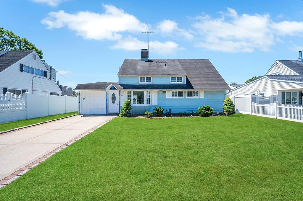 64 Summer Ln, Hicksville, NY 11801 | Zillow