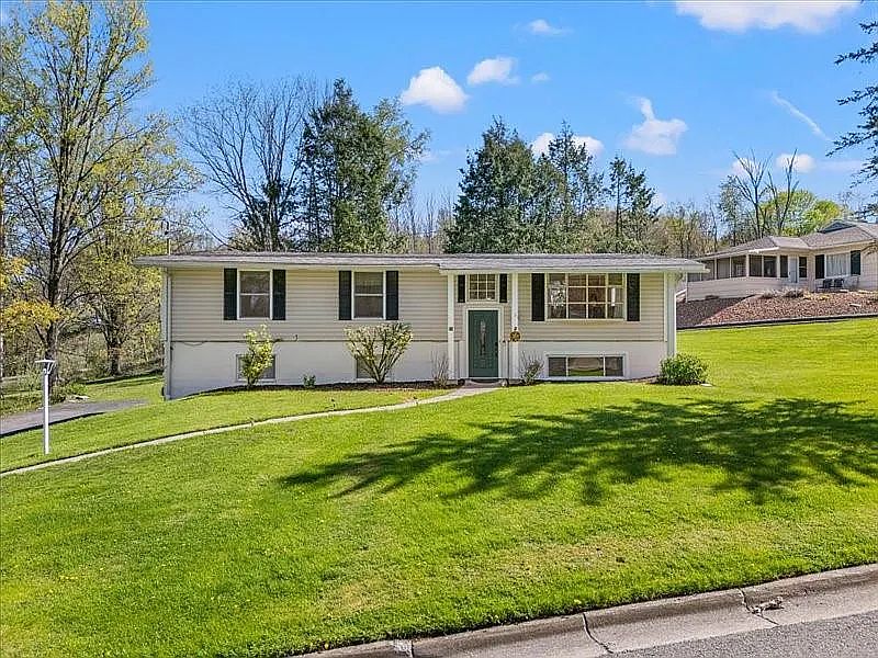 1st image of 26 Winding Ln