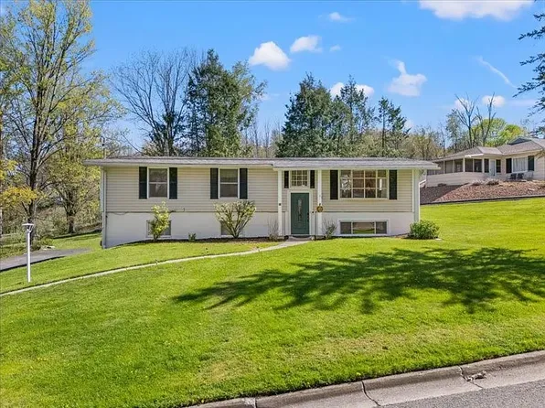 26 Winding Ln, Vestal, NY 13850