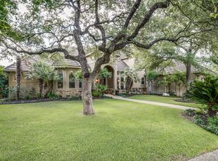 2 Royal Gardens Dr, San Antonio, TX 78248