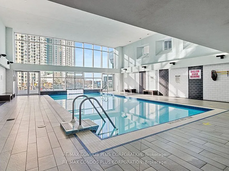 218 Queens Quay W #2611 — Photo 40