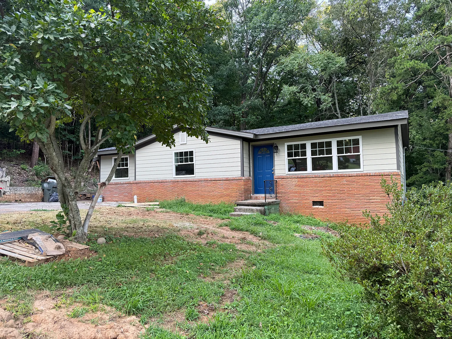 3 bed, 1603 sqft, $1,995 — Photo 1