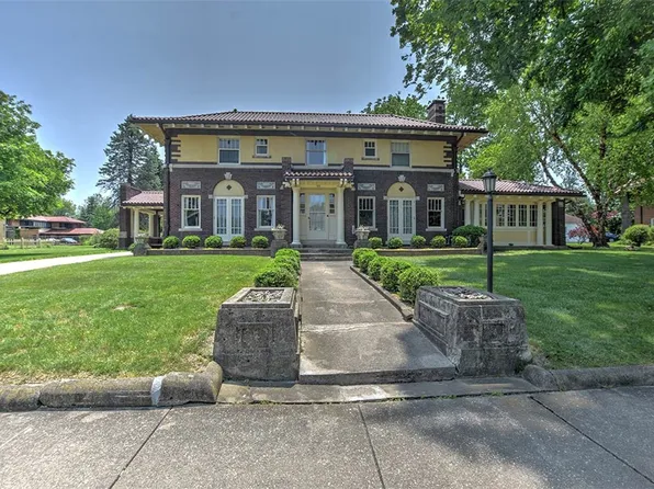 891 W William St, Decatur, IL 62522