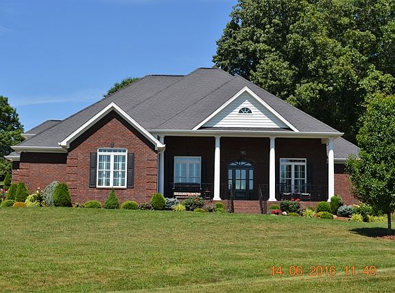 3rd image of 20102 Laura Lee Ct