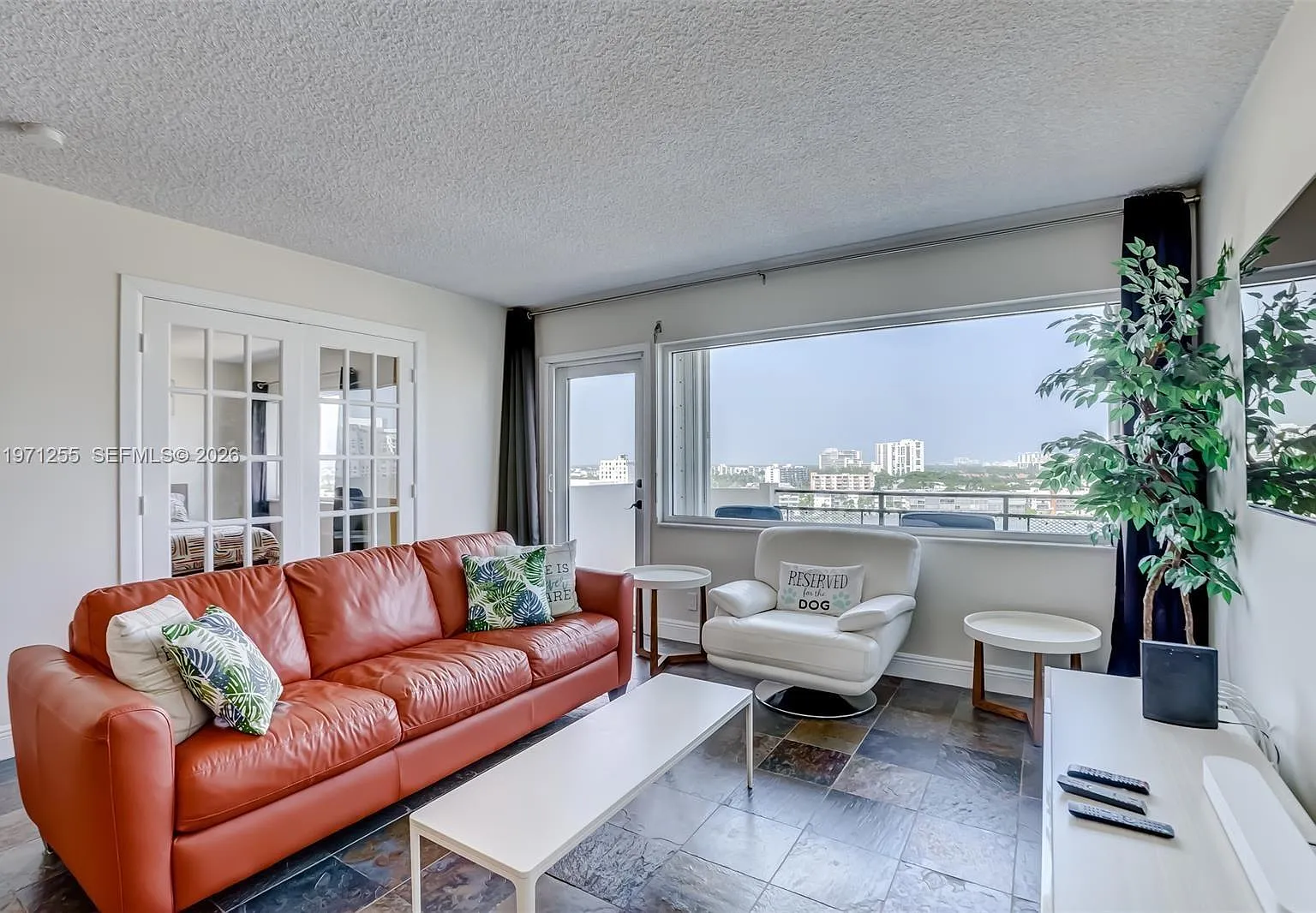 Ocean View Towers Condo — Photo 2