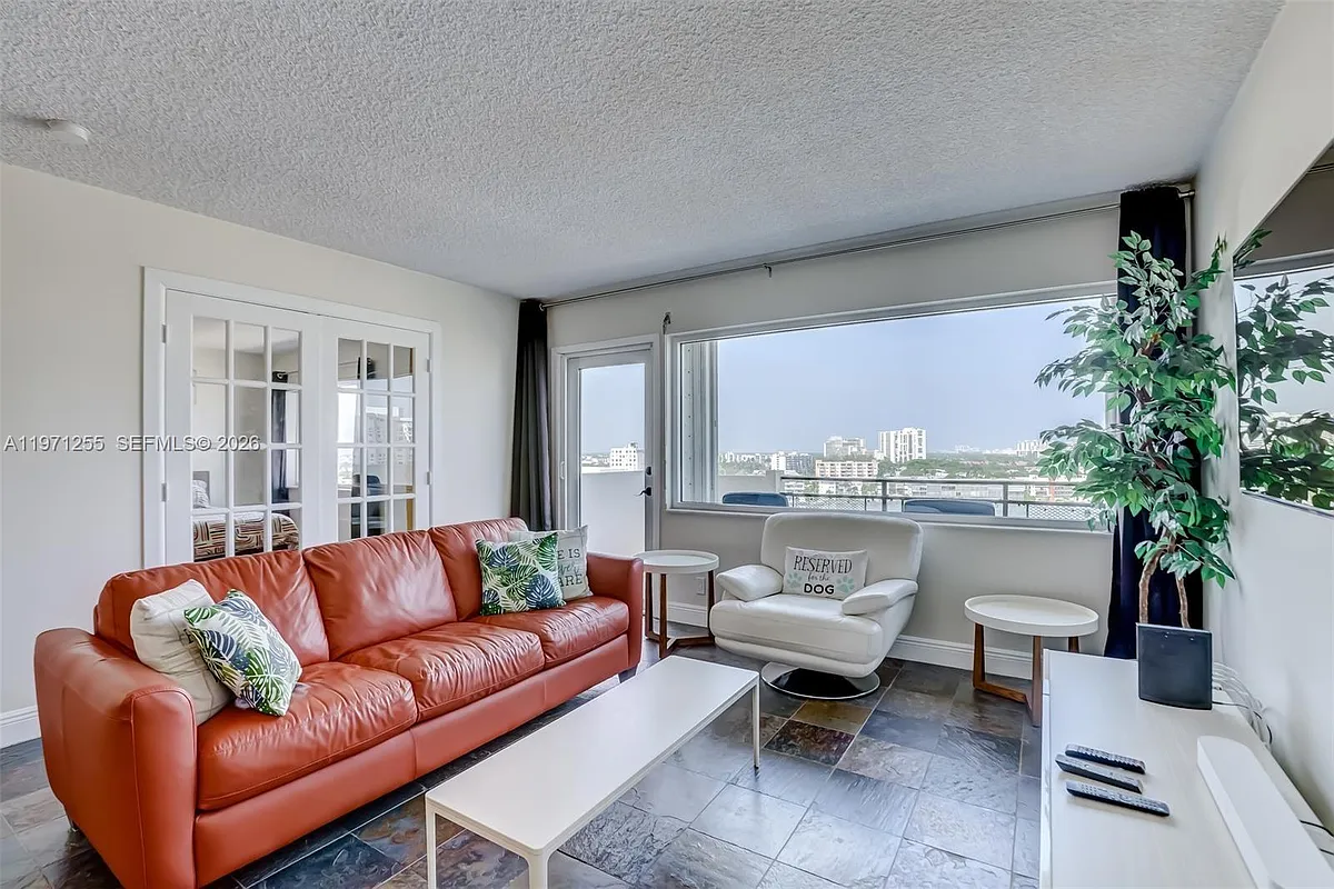 Building Photo - 401 Golden Isles Dr #1101
