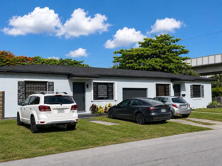 4001 NW 15th Ave #4003 — Photo 4