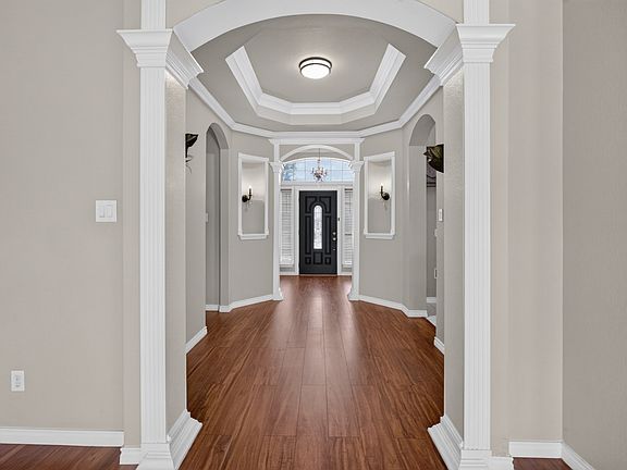 4th image of 2848 Gillespie Ln