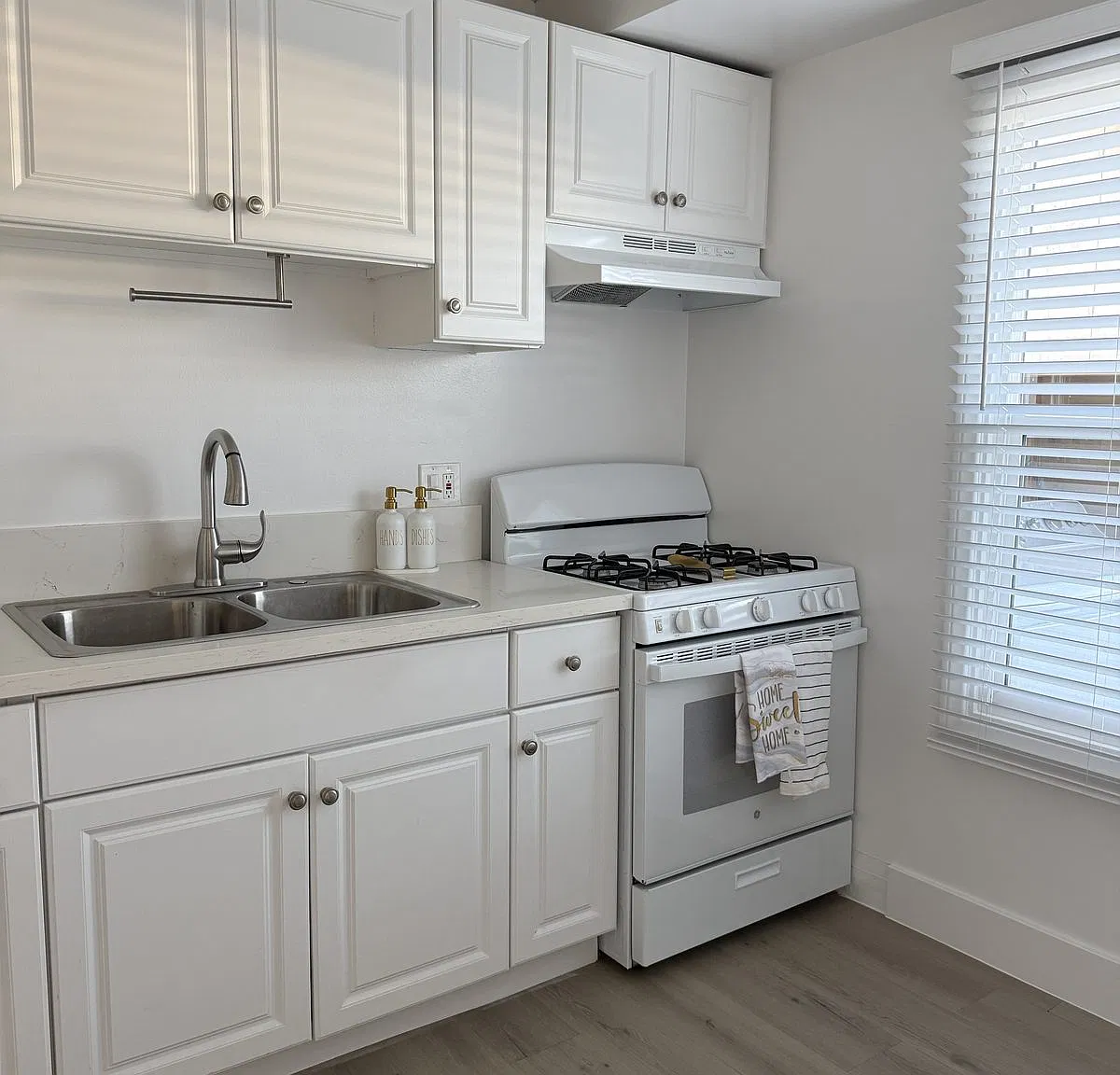 10519 Edison 3BR 1BA — Photo 1