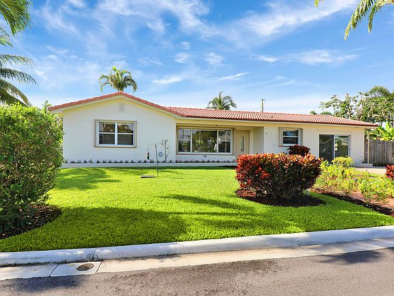 2nd image of 301 Wellesley Drive
