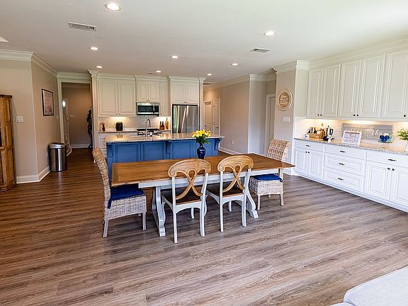 2nd image of 6013 Mallard Dr