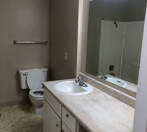 4th image of 1080 E Quail Park Dr APT D