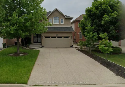 56 Moorland Cres Photo 1