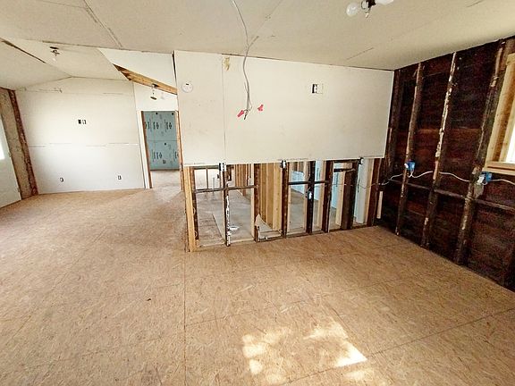 5th image of 310 W Norris Dr