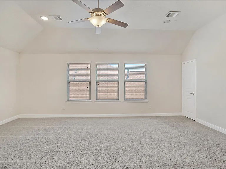 18 Garden Path Pl — Photo 28
