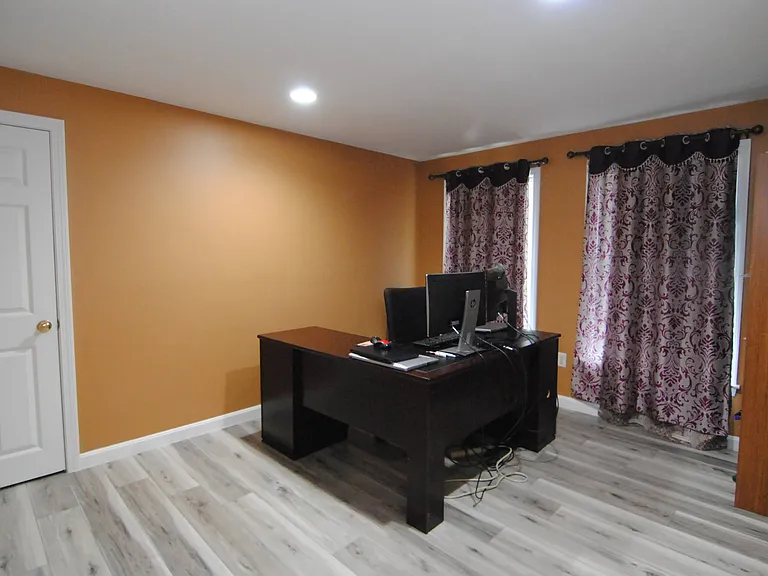 27 Hollyhock Ave — Photo 12
