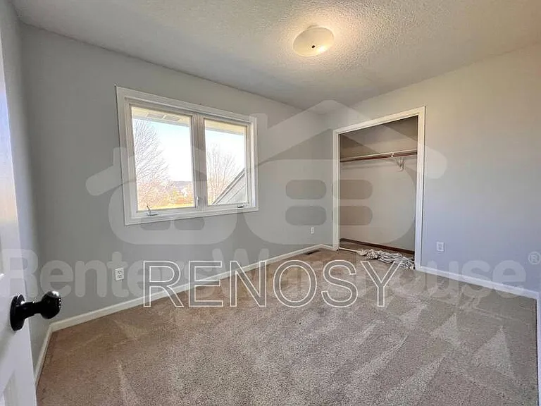 1709 NE Sherman Ct — Photo 18