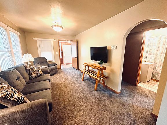 5th image of 2867 Vermillion St