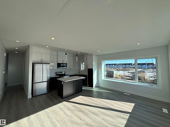 4th image of 2740 Blatchford Rd NW