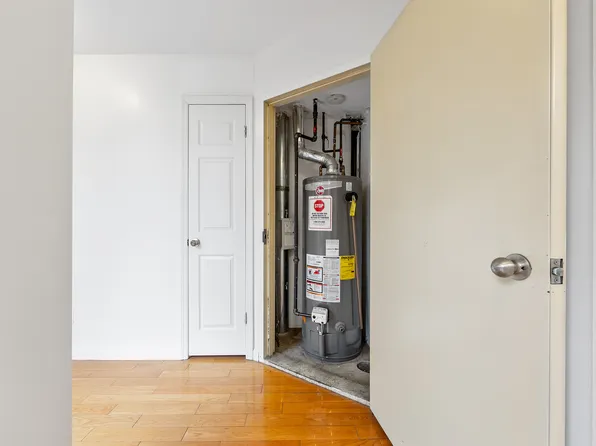 139-30 34th Avenue image 6 of 20