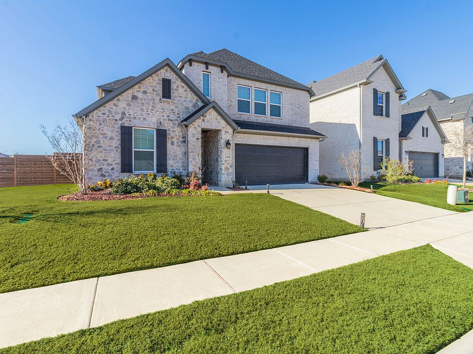 1st image of 2700 Silver Leaf Cir