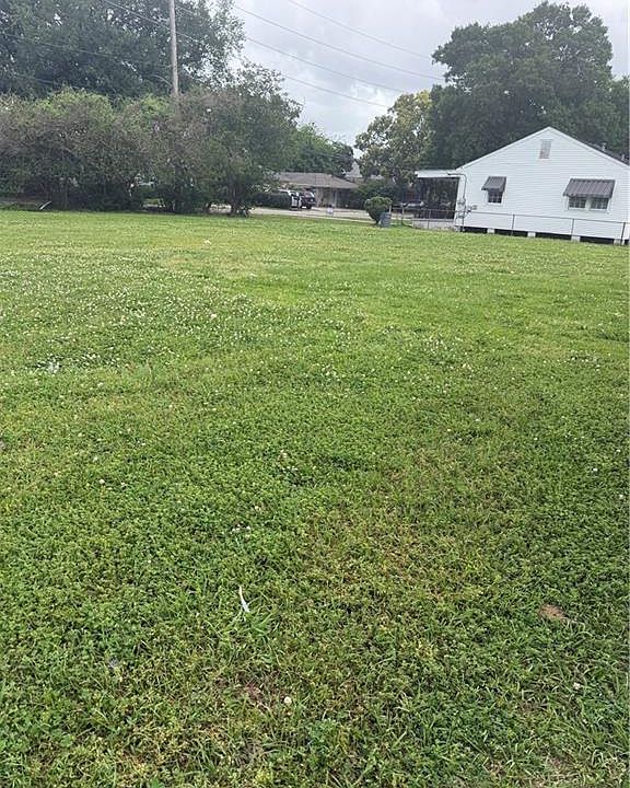 2nd image of 746 Carrollton Ave