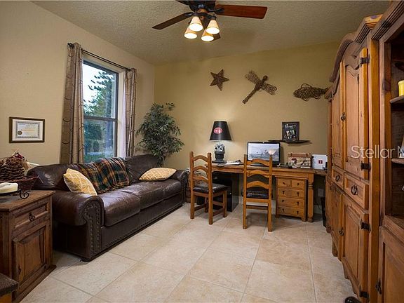 4th image of 2679 Holiday Woods Dr