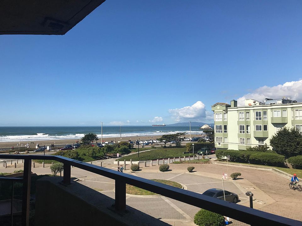 1st image of 825 La Playa St