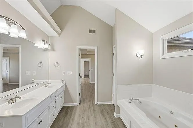 1175 SW Santa Fe Dr — Photo 16