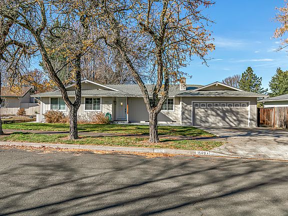 2nd image of 1569 Papago Dr
