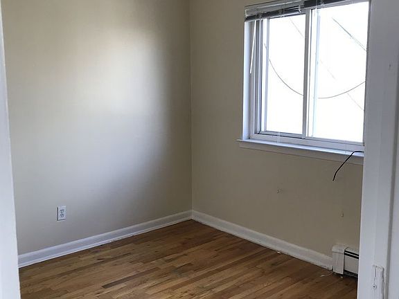 3rd image of 2517 44th St APT 3