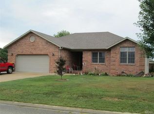 2221 Hillsdale St, Lebanon, MO 65536