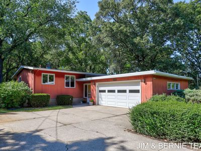 352 Beeline Rd, Holland, MI, 49424