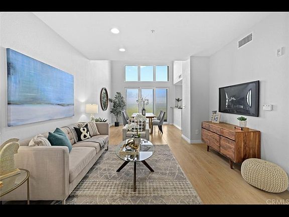 5th image of 286 N Madison Ave Unit 403