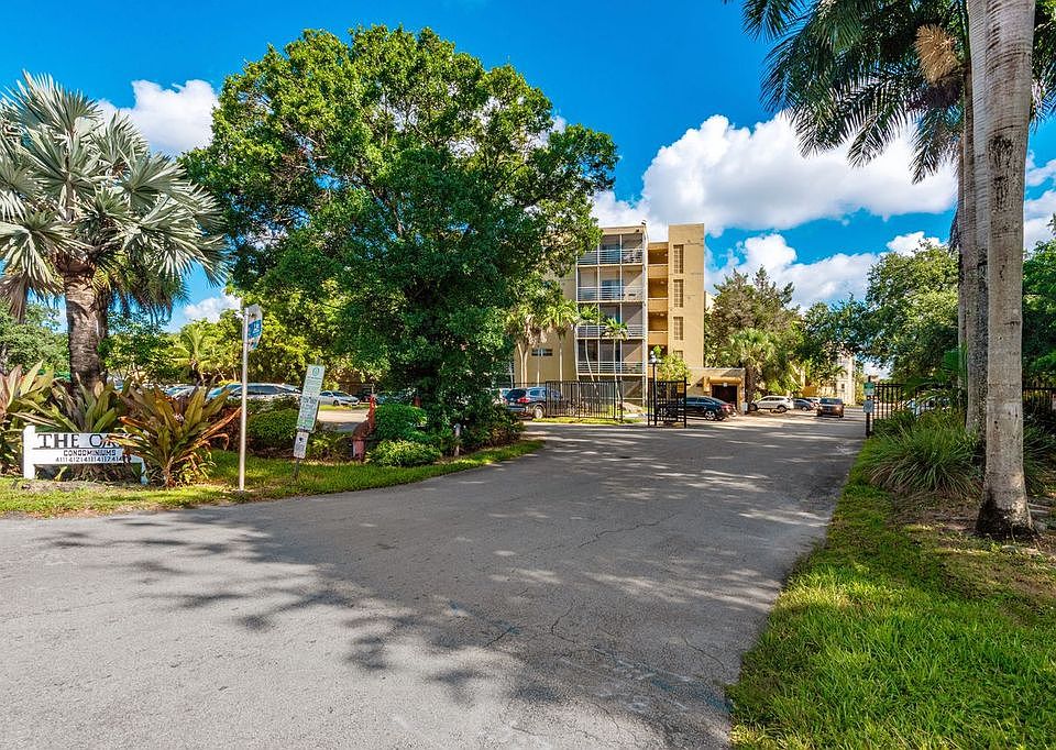 1st image of 4111 Stirling Rd APT 308