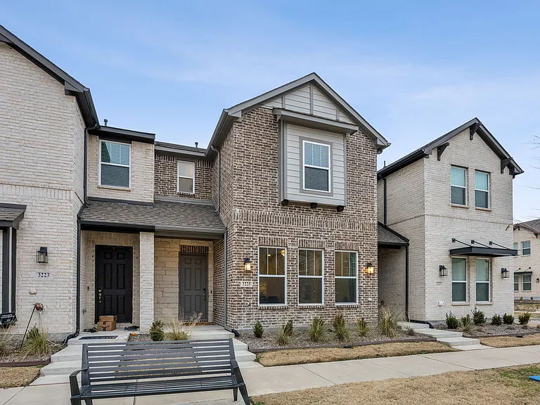 3325 Switch St — Photo 2