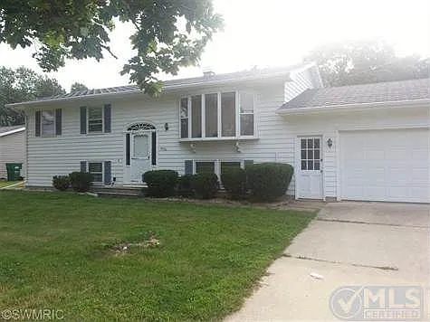 14788 Helmer Rd S photo 1